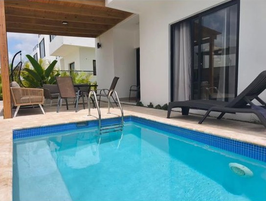 Two Story, 3 Bed Private Villa with Rooftop Terrace