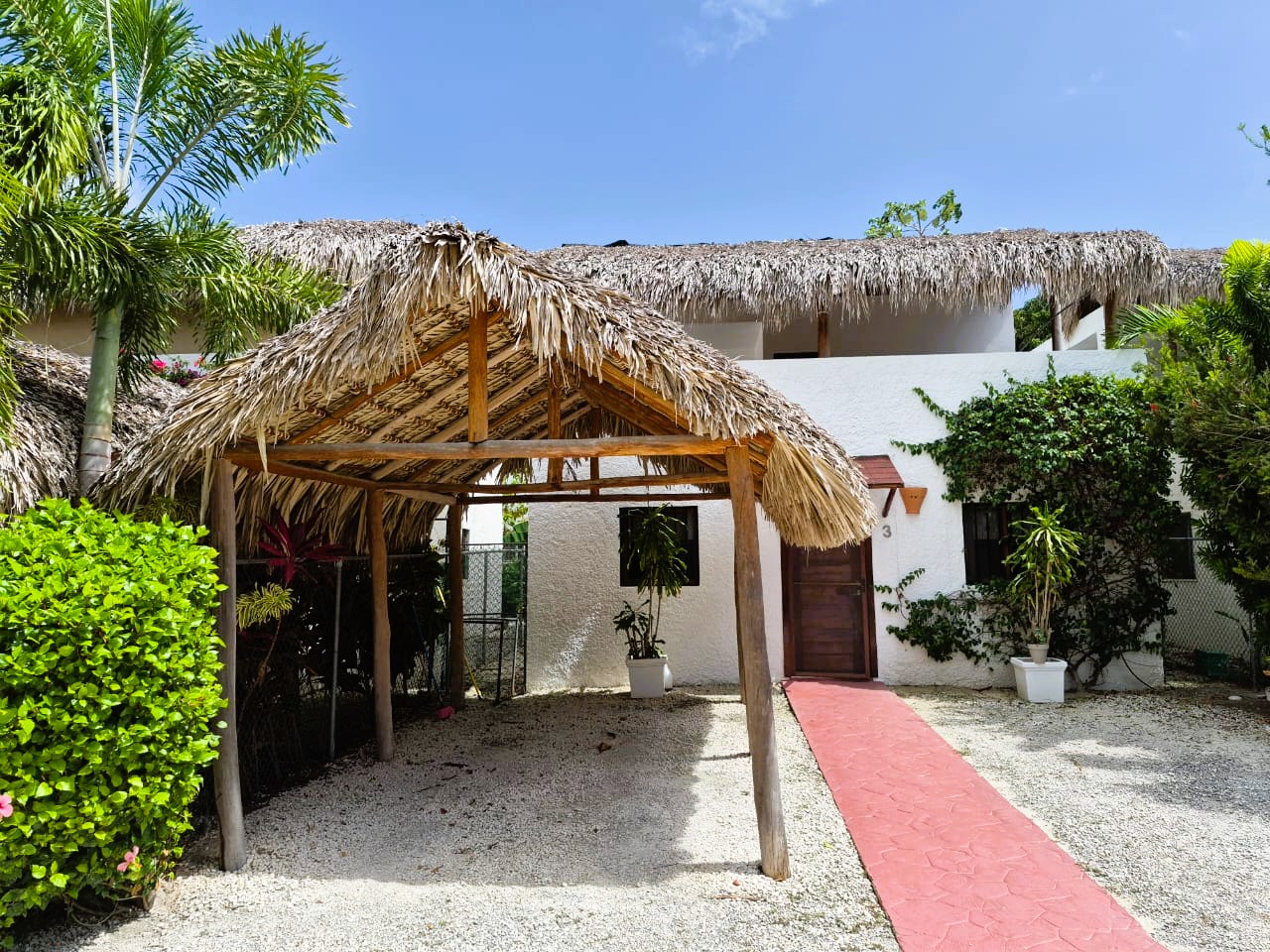 Live the Caribbean Dream in Beautiful 3-Bedroom Villa in Ibiza