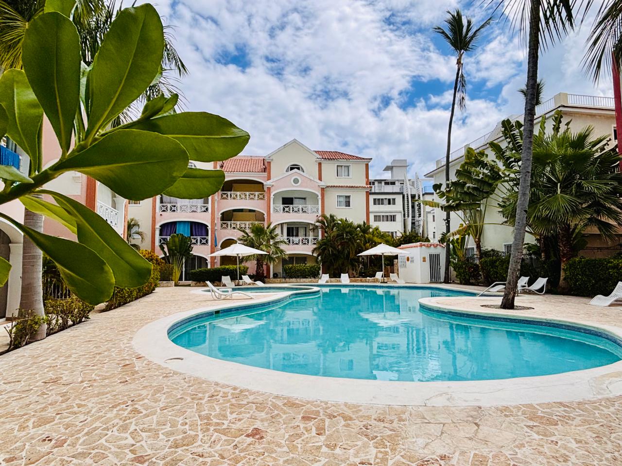 Income Producing Studio - Steps to Everything, Incl the BEACH