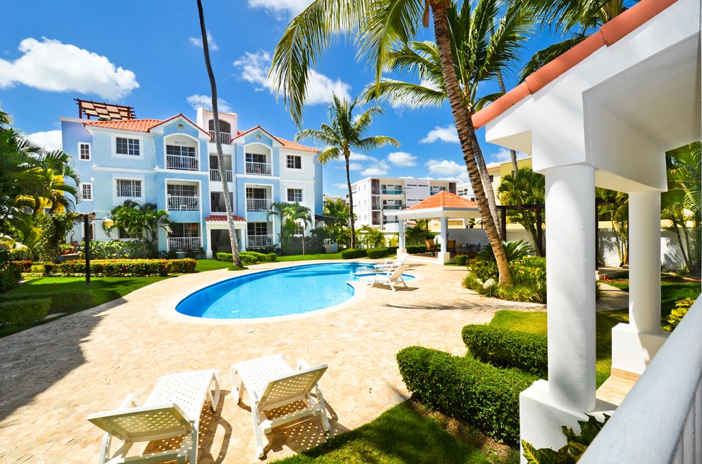 Bright. Updated. Pool Views.