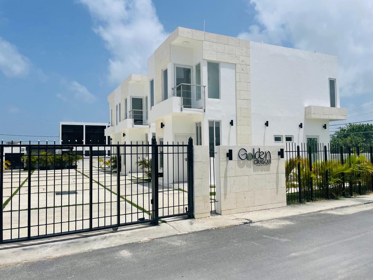 Modern Three Bedroom Duplex in Residencial Brisas