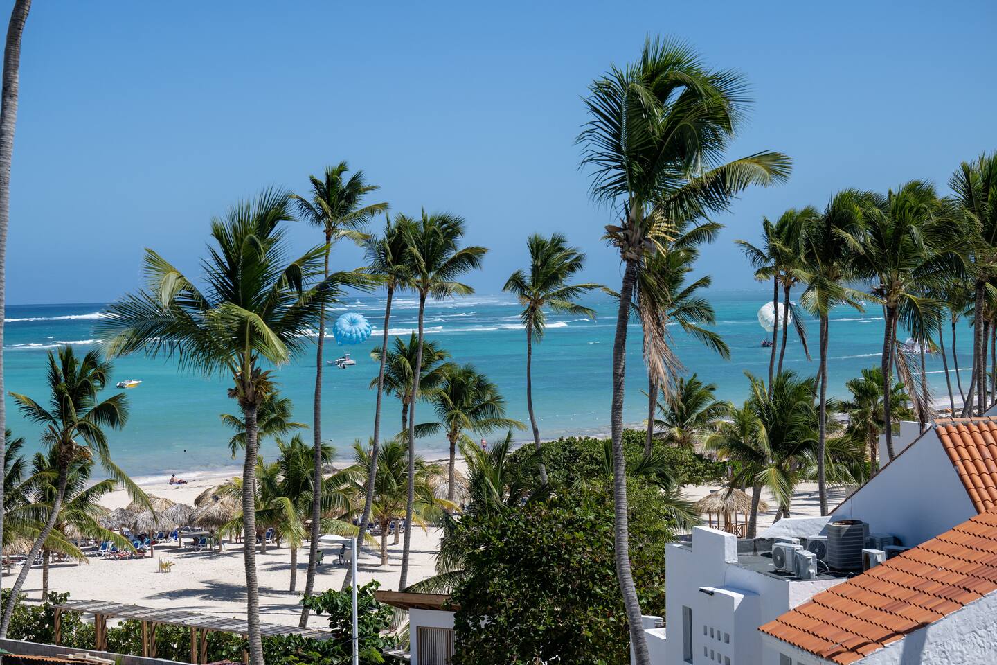 Beachside Bliss – Ocean View Condo, Los Corales Beach