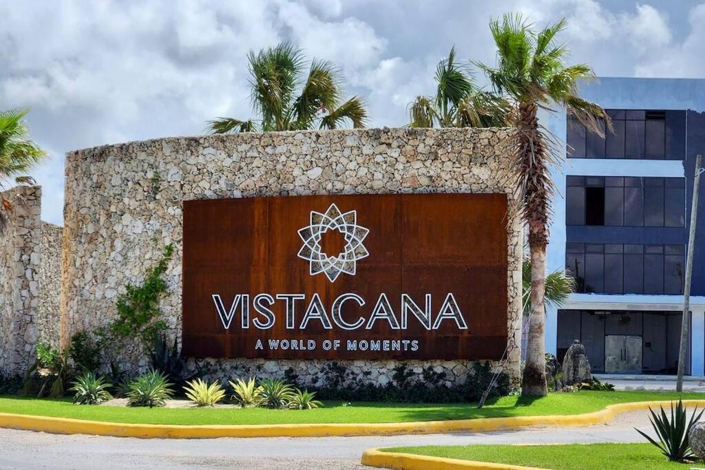 Modern 1 Bedroom Condo in Panorama Lake, Vista Cana, Punta Cana