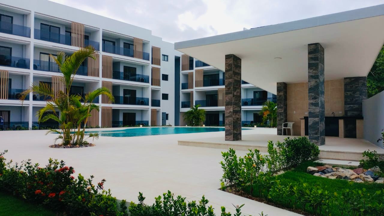 Modern Ground-Floor Condo with Direct Pool Access